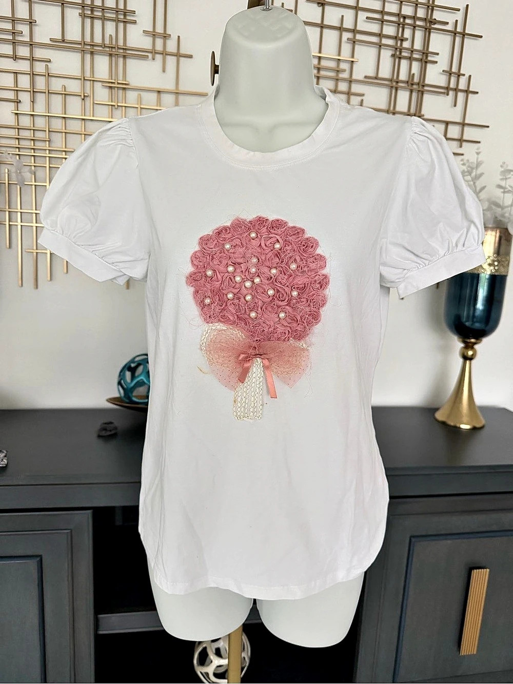 Maggie M White Pink Embellished Puff Sleeve Top Like New